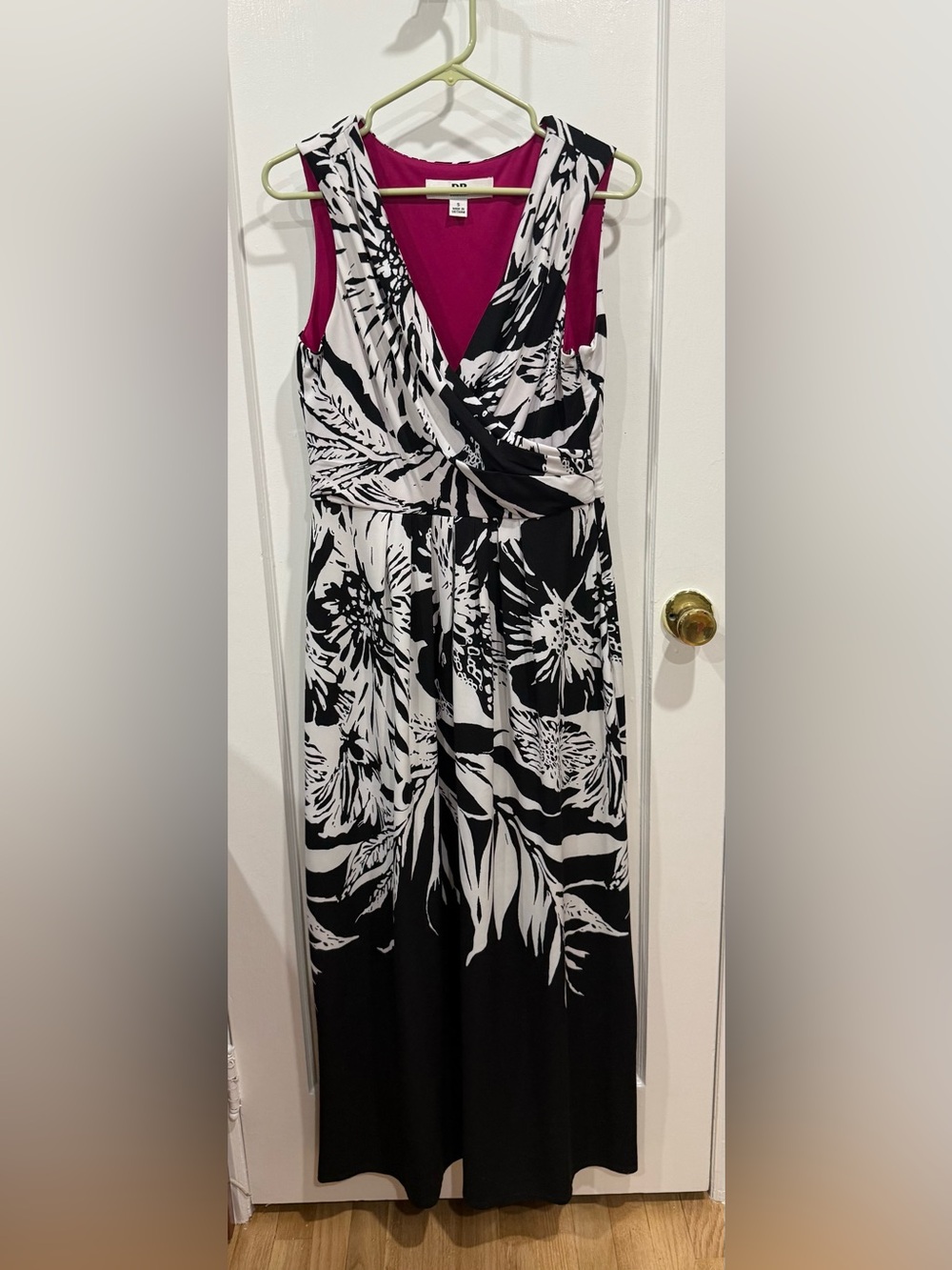 Donna Ricco Black & White Floral Maxi Dress with Magenta Lining